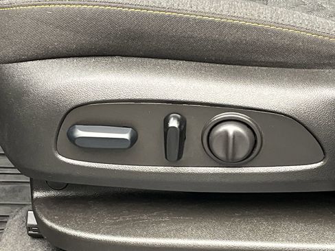 Certified 2023 Chevrolet Equinox LT image 10