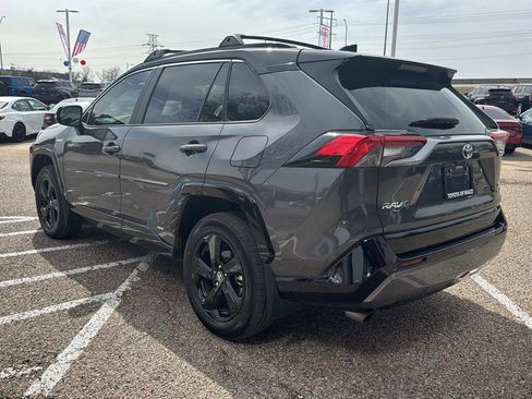 Used 2020 Toyota RAV4 XSE image 6