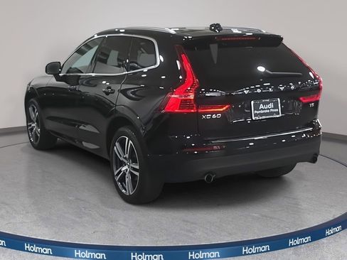 Used 2020 Volvo XC60 T5 Momentum image 8