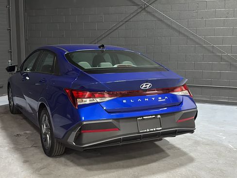 Used 2024 Hyundai Elantra SEL FWD image 6