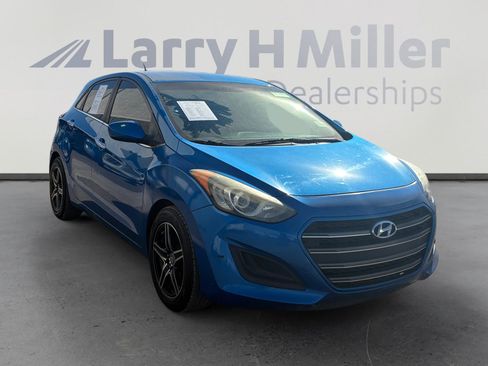 Used 2017 Hyundai Elantra GT image 7