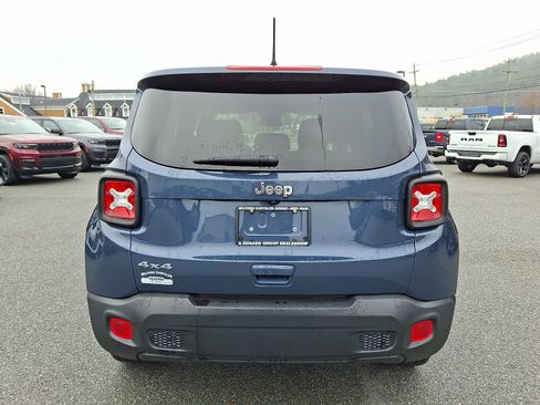 Used 2023 Jeep Renegade Latitude image 9