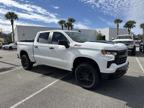 Used 2025 Chevrolet Silverado 1500 LT Trail Boss w/ Convenience Package II image 1