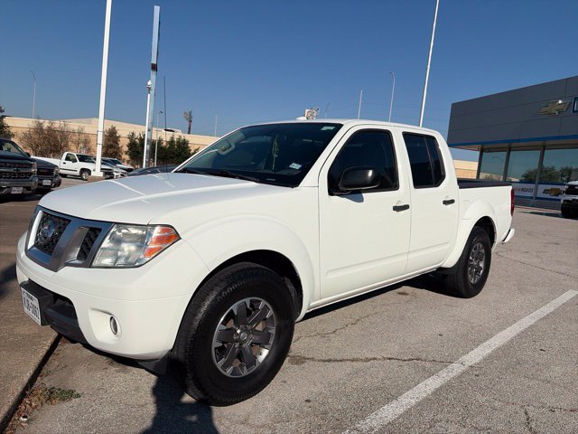 Used 2018 Nissan Frontier SV RWD image 2