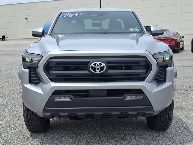 Used 2024 Toyota Tacoma SR5 AWD/4WD image 5