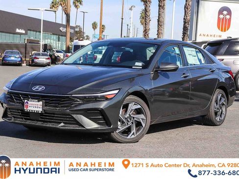 New 2025 Hyundai Elantra SEL image 1