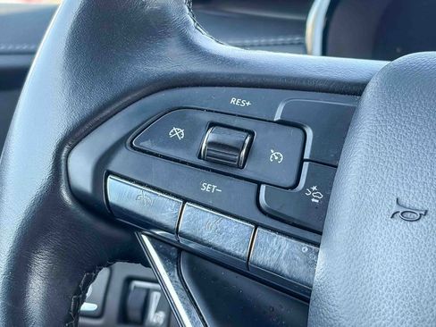 Used 2023 Cadillac XT6 Luxury image 23