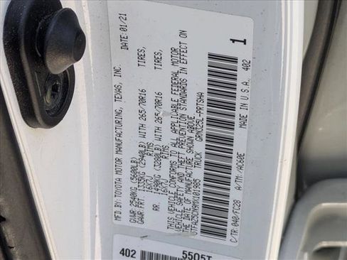 Used 2021 Toyota Tacoma SR5 w/ Trail Edition image 17