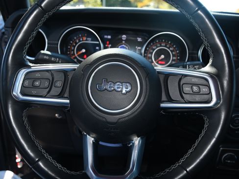 Used 2022 Jeep Gladiator Overland w/ Popular Equipment Package image 11