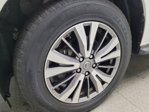 Used 2018 Nissan Pathfinder SV AWD/4WD image 31