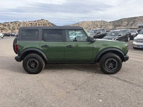 Used 2022 Ford Bronco Black Diamond image 2