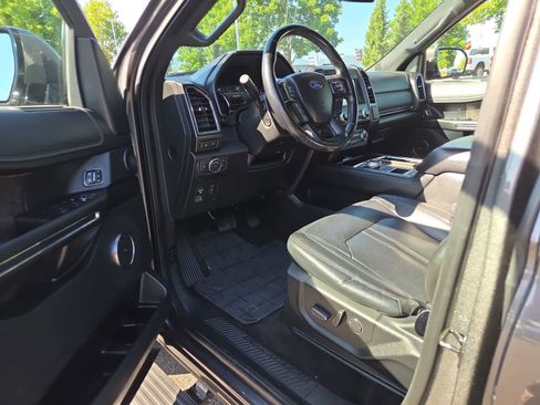 Used 2018 Ford Expedition Limited w/ Equipment Group 301A RWD image 10