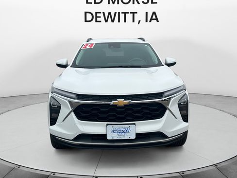 Used 2024 Chevrolet Trax LT FWD image 8