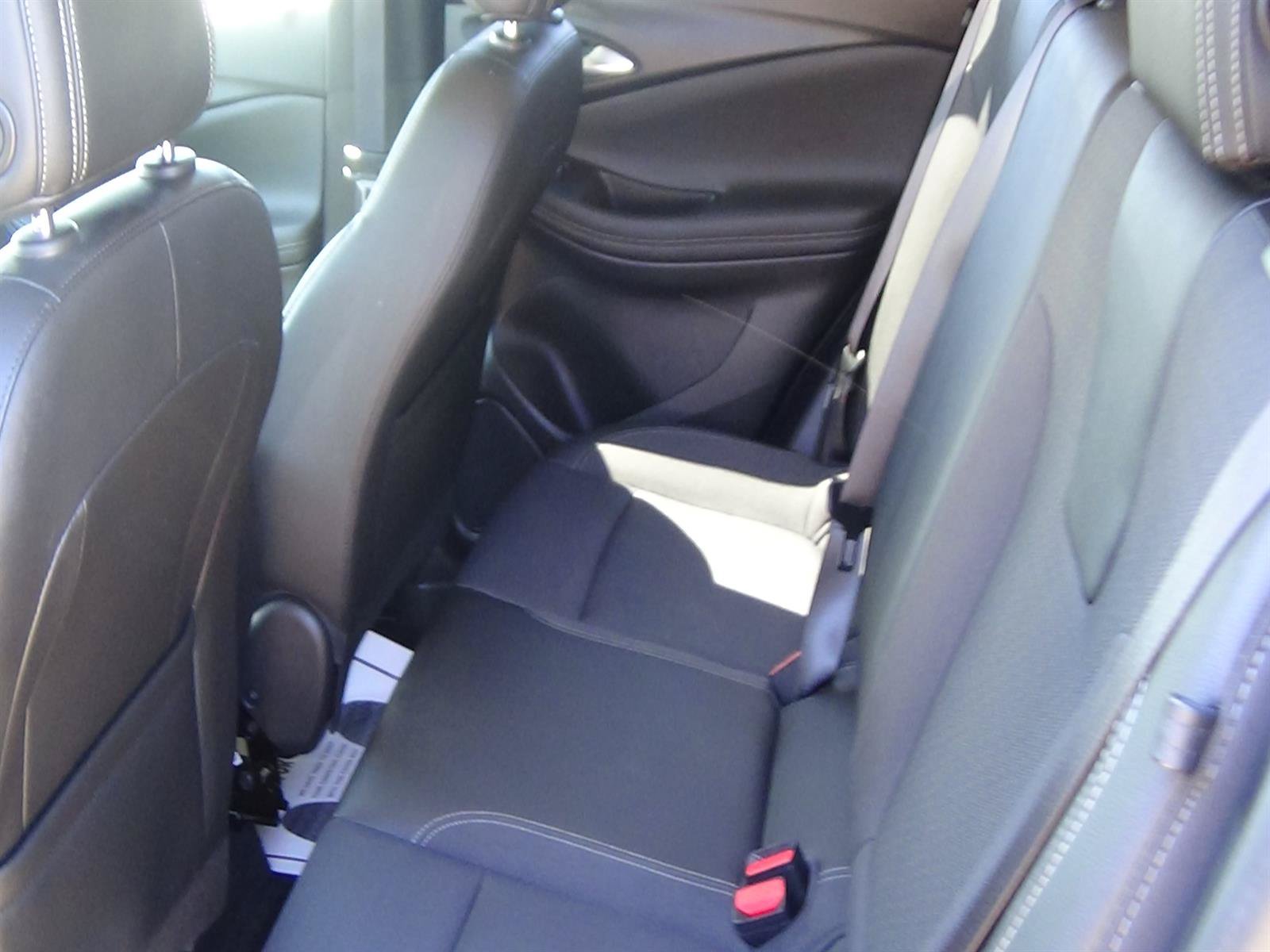 Used 2025 Buick Encore GX Preferred FWD image 12