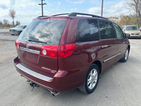Used 2006 Toyota Sienna XLE Limited w/ XLE Limited Pkg 2 AWD/4WD image 6