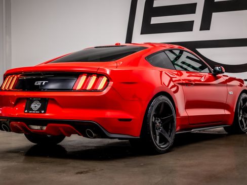 Used 2017 Ford Mustang GT Premium RWD image 33