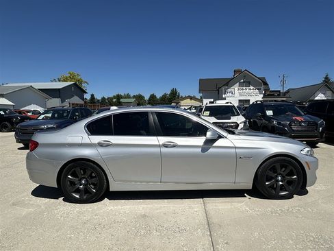 Used 2011 BMW 550i xDrive Sedan AWD/4WD image 26
