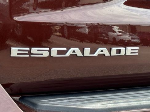 Certified 2023 Cadillac Escalade Premium Luxury w/ LPO, Floor Liner Package AWD/4WD image 11