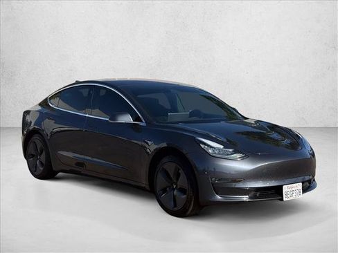 Used 2018 Tesla Model 3 Long Range RWD image 3