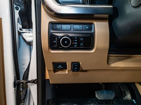 Used 2023 Ford F450 Lariat w/ Lariat Ultimate Package AWD/4WD image 18