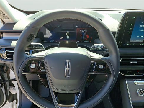 New 2026 Lincoln Aviator AWD image 14