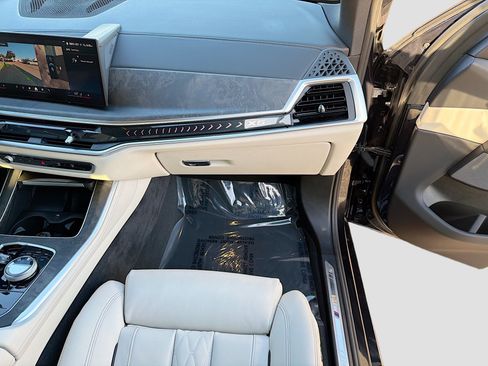 Used 2025 BMW X5 sDrive40i w/ Executive Package image 18