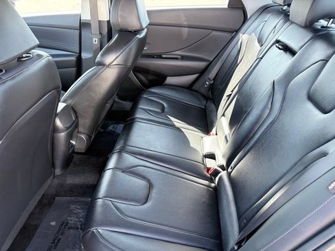 Used 2024 Hyundai Elantra Limited FWD image 7