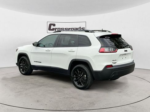 Used 2023 Jeep Cherokee Altitude Lux image 3