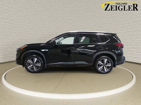 Certified 2025 Nissan Rogue SL AWD/4WD image 8