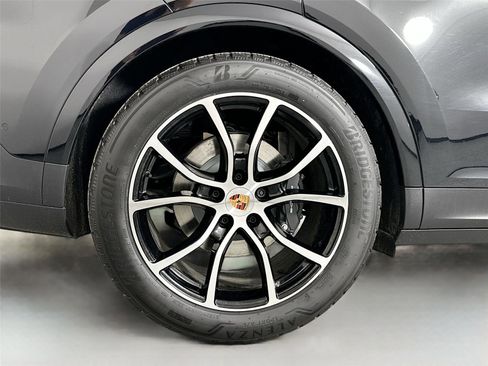 Used 2026 Porsche Cayenne Coupe AWD/4WD image 13