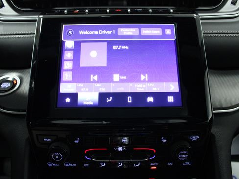 Used 2025 Jeep Grand Cherokee Altitude AWD/4WD image 22