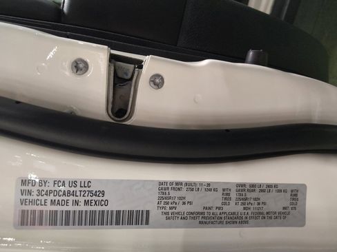 Used 2020 Dodge Journey SE w/ SE Popular Equipment Group FWD image 33