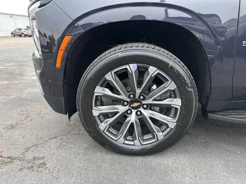 New 2026 Chevrolet Suburban High Country w/ Sun And Tow Package image 19