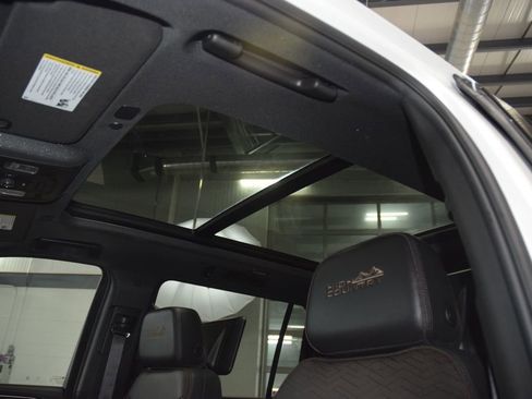 Used 2024 Chevrolet Suburban High Country w/ Advanced Technology Package image 51