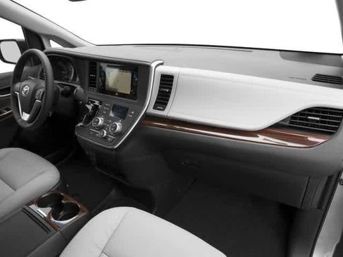 Used 2016 Toyota Sienna XLE Premium w/ Outdoor Package AWD/4WD image 19
