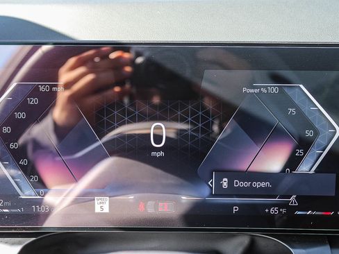 Certified 2025 BMW X3 xDrive30i w/ Convenience Package image 23