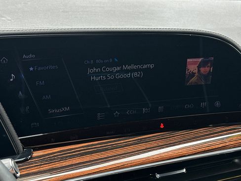 Used 2023 Cadillac Escalade Premium Luxury AWD/4WD image 18