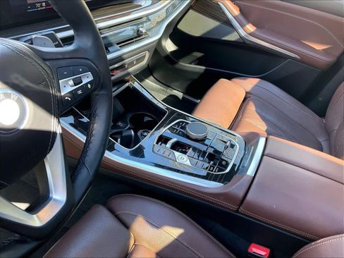 Used 2025 BMW X5 xDrive50e image 21