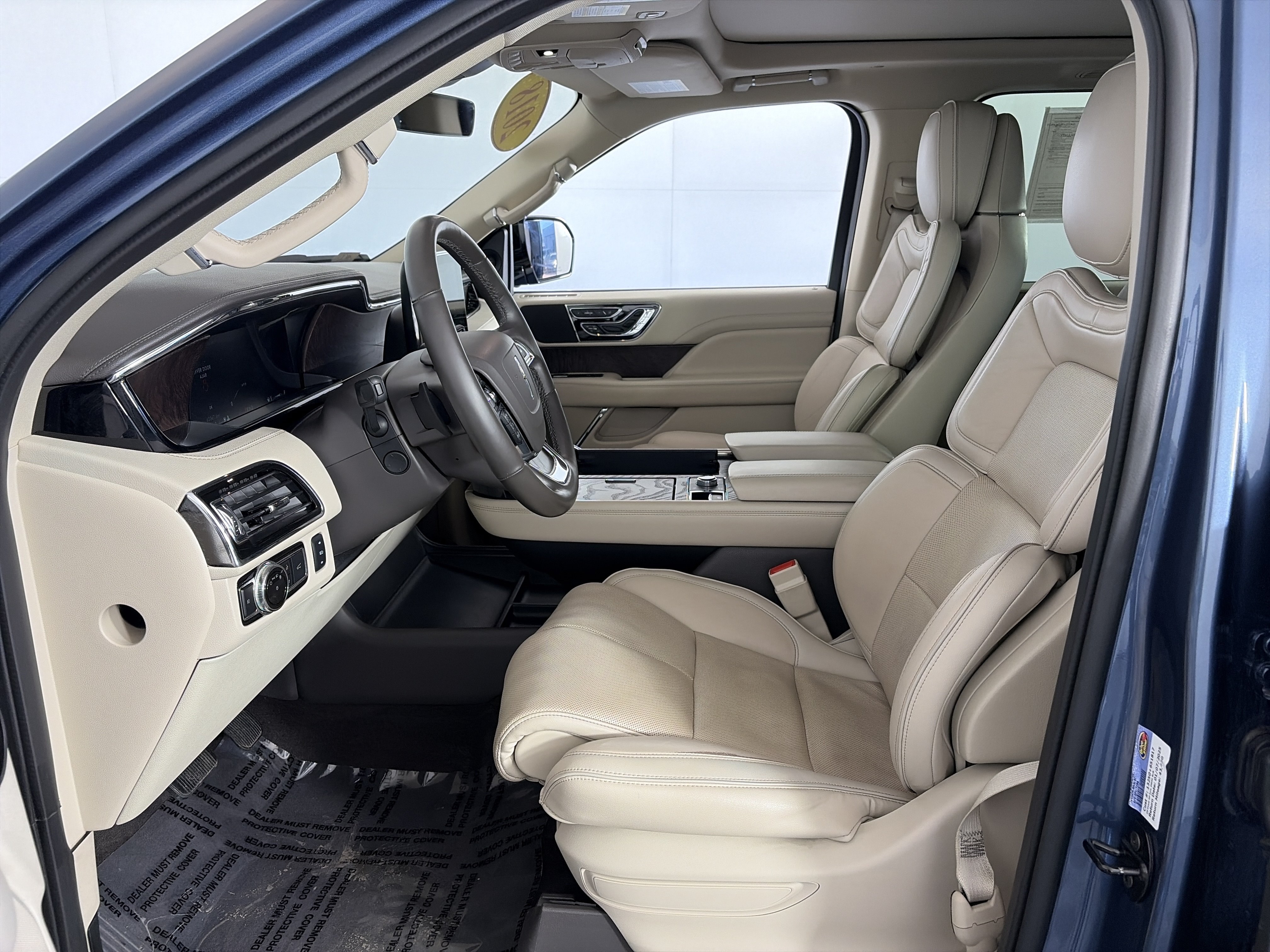 Used 2018 Lincoln Navigator Select w/ Technology Package AWD/4WD image 6