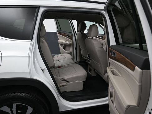 Used 2024 Volkswagen Atlas SE AWD/4WD image 29