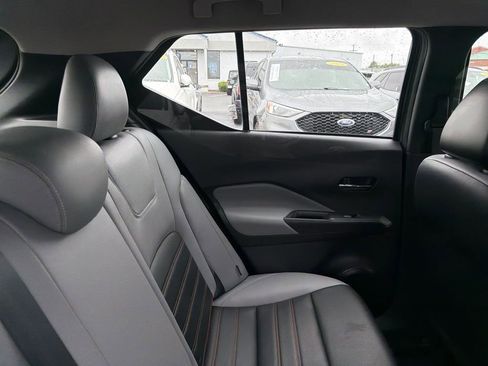 Used 2023 Nissan Kicks SR w/ SR Premium Package FWD image 11
