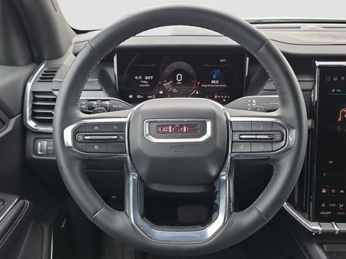 Used 2025 GMC Acadia Elevation AWD/4WD image 9
