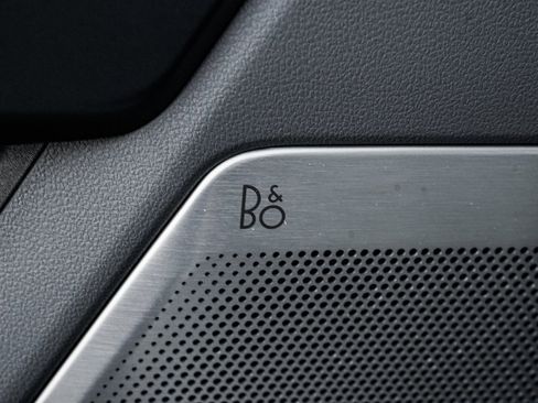 Used 2022 Ford F150 Lariat w/ Equipment Group 502A High image 11