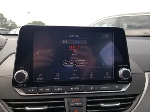 New 2025 Nissan Altima 2.5 SR image 13