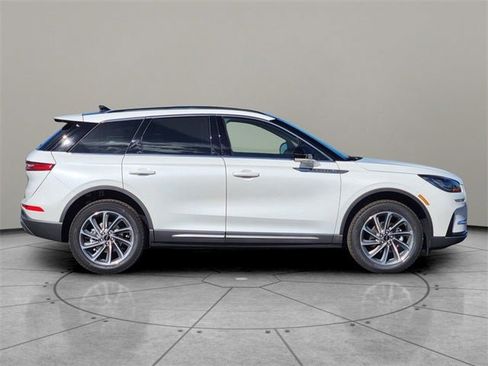 New 2026 Lincoln Corsair Premiere image 13