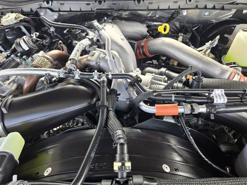 Used 2024 Ford F350 Platinum w/ FX4 Off-Road Package image 33