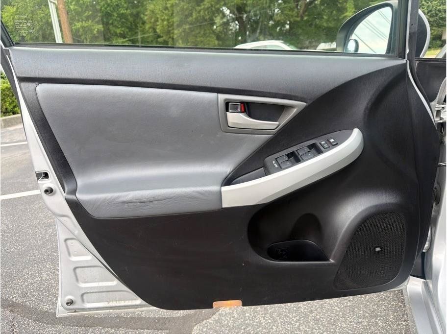 Used 2012 Toyota Prius Four w/ Preferred Accessory Pkg FWD image 9
