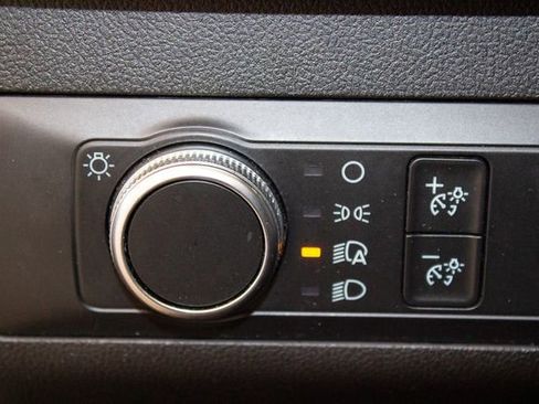 Used 2020 Ford Escape SE image 32