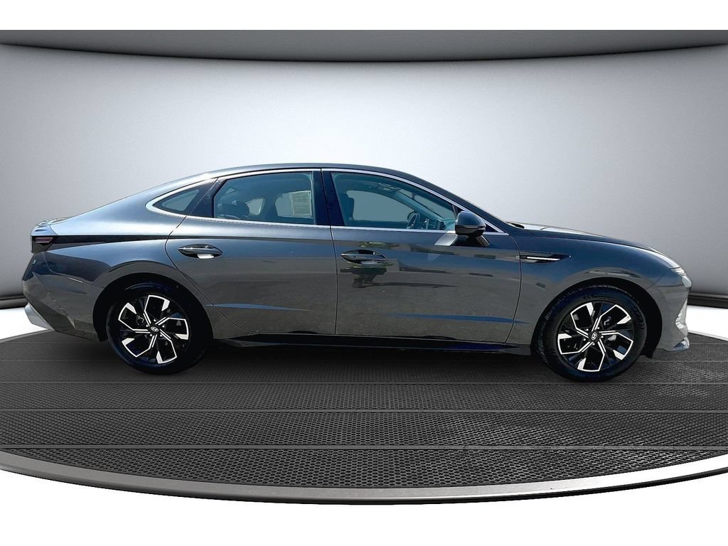 Used 2025 Hyundai Sonata SEL FWD image 15