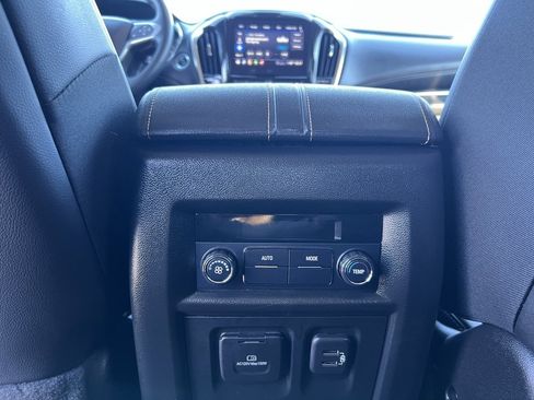 Used 2021 Chevrolet Traverse LT w/ LT Premium Package image 20